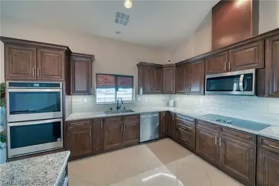 2890 Oakleaf Avenue, Pahrump, NV 89048 