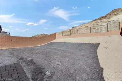 58 Via Montoro, Henderson, NV 89015 Yard