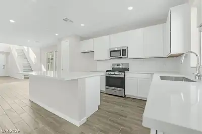 58 Via Montoro, Henderson, NV 89015 Kitchen