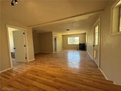 43 Connors Court Living Room