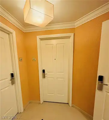 125 East Harmon Avenue 1511 Entry