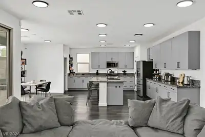 728 Emerson Creek Court, North Las Vegas, NV 89084 Kitchen