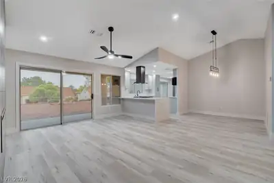 3104 Hayden Court Living Room