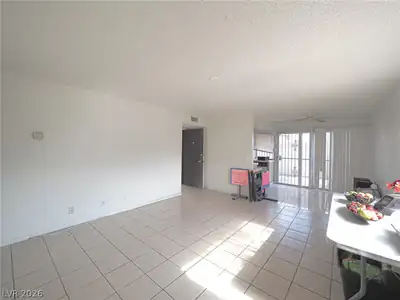 1370 Vegas Valley Drive 43 Living Room