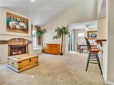 3145 East Flamingo Road 2129 Living Room
