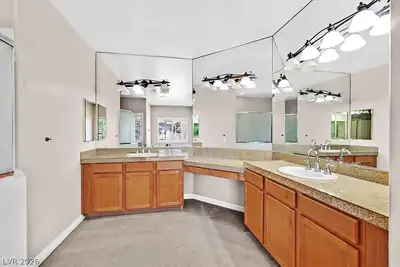 6238 Bayhaven Court, Las Vegas, NV 89131 Primary Bathroom