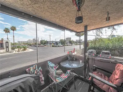 1370 Vegas Valley Drive 44 Patio