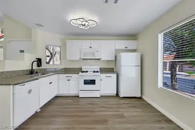 1713 Empire Mine Drive Kitchen