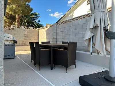 2412 Vista Colina Street, Henderson, NV 89014 Patio