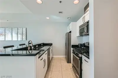 4525 Dean Martin Drive 2001 Kitchen