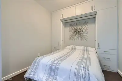 4525 Dean Martin Drive 2001 Bedroom