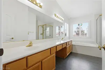 1264 Spanish Armada Road, Las Vegas, NV 89123 Primary Bathroom