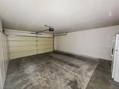 2541 Desert Glen Drive, Las Vegas, NV 89134 Garage