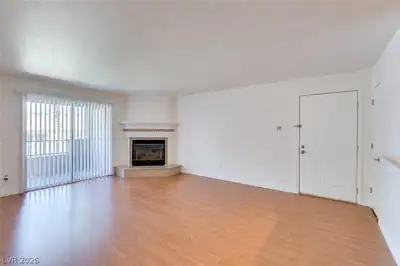 2606 South Durango Drive 246 Living Room