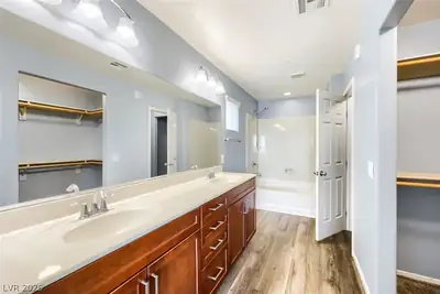 9050 West Tropicana Avenue 1043 Primary Bathroom