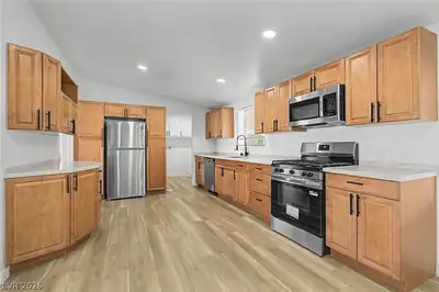 3434 Gulf Shores Drive, Las Vegas, NV 89122 Kitchen