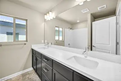 6571 Tangled Vines Avenue, Las Vegas, NV 89139 Primary Bathroom