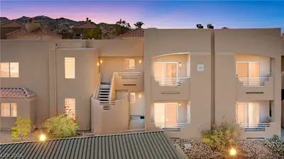 2192 Aspen Mirror Way 102 Front of Structure