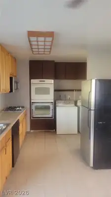 4617 Stacey Avenue, Las Vegas, NV 89108 Kitchen