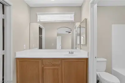 7236 Plushstone Street, Las Vegas, NV 89148 Primary Bathroom