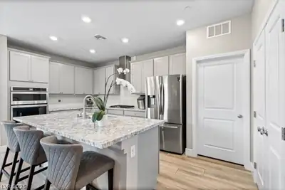 373 Coastal Redwood Street Kitchen