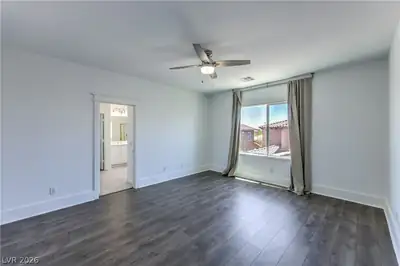 10489 Rusty Railroad Avenue Bedroom