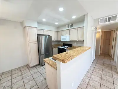 3085 CASEY Drive 204 Kitchen