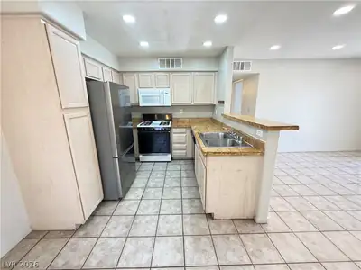 3085 CASEY Drive 204 Kitchen