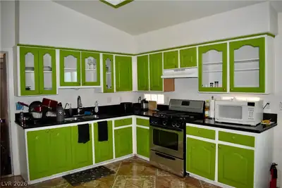 1701 Jernae Court, Las Vegas, NV 89108 Kitchen