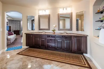 6377 Mount Palomar Avenue, Las Vegas, NV 89139 Primary Bathroom