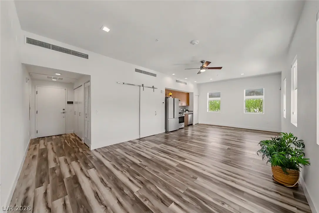 322 South Water Street 202