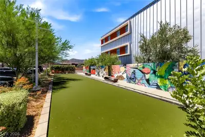 322 South Water Street 202 Yard