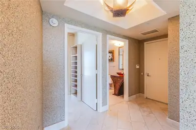 322 Karen Avenue 3601 Hallway