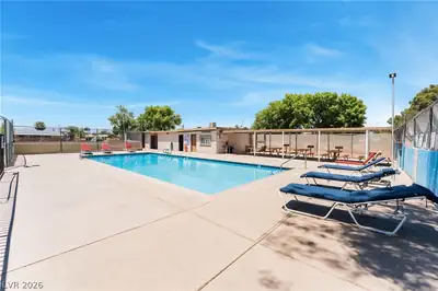 5235 Sir James Way, Las Vegas, NV 89110 Pool