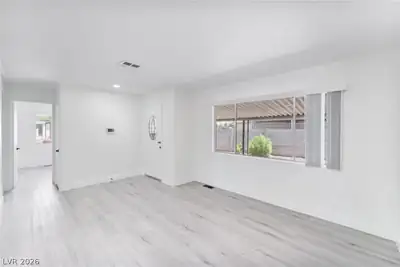 5235 Sir James Way, Las Vegas, NV 89110 Living Room