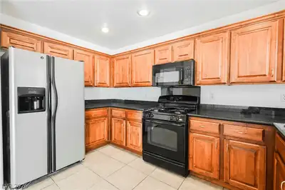 9996 Alder Springs Court Kitchen