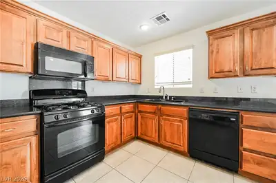 9996 Alder Springs Court Kitchen