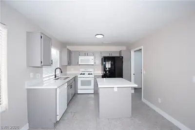 1912 Sierra Hills Way, Las Vegas, NV 89128 Kitchen