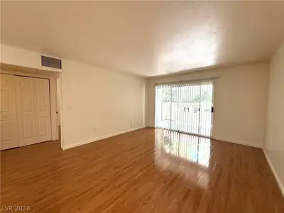 1900 Rio Canyon Court 103 Living Room