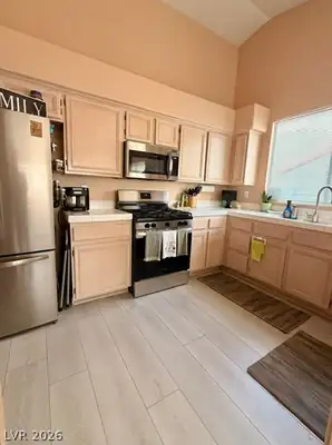 5686 Whale Watch Street, Las Vegas, NV 89113 Kitchen