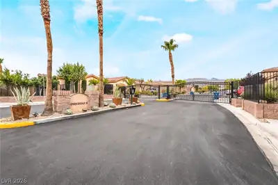 8101 Mountain Forest Court, Las Vegas, NV 89129 Entry