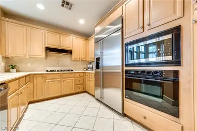 10 STRADA PRINCIPALE, Henderson, NV 89011 Kitchen
