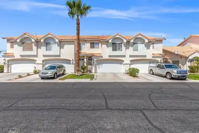 5267 Sunny Beach Lane, Las Vegas, NV 89118 Front of Structure