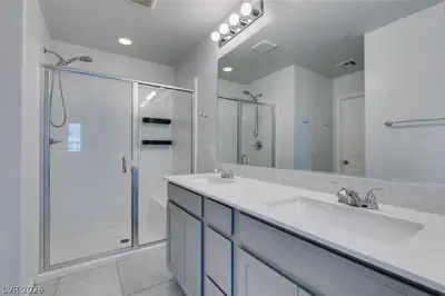 368 Badinerie Street, Henderson, NV 89011 Primary Bathroom