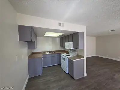 4941 Newport Cove Drive B Kitchen