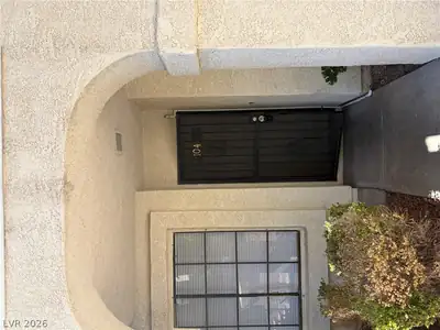 4736 NARA VISTA Way 104 Entry