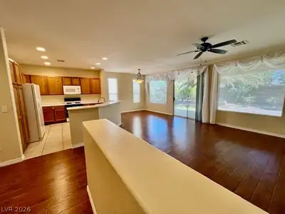 4438 Regalo Bello Street Kitchen