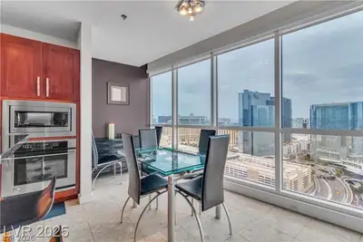 4525 Dean Martin Drive 3207 Dining Area