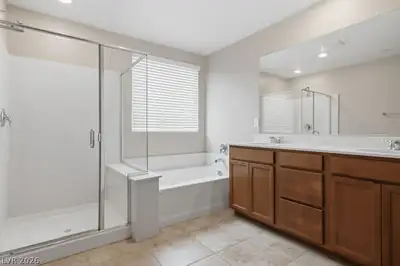 6812 Vacarez Drive, Las Vegas, NV 89149 Primary Bathroom