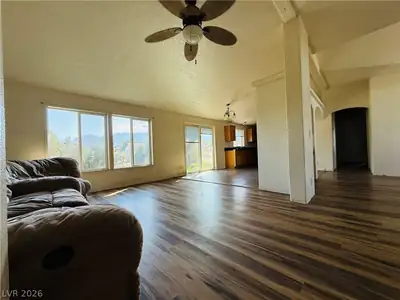 190 Winnemucca Street Dining Area